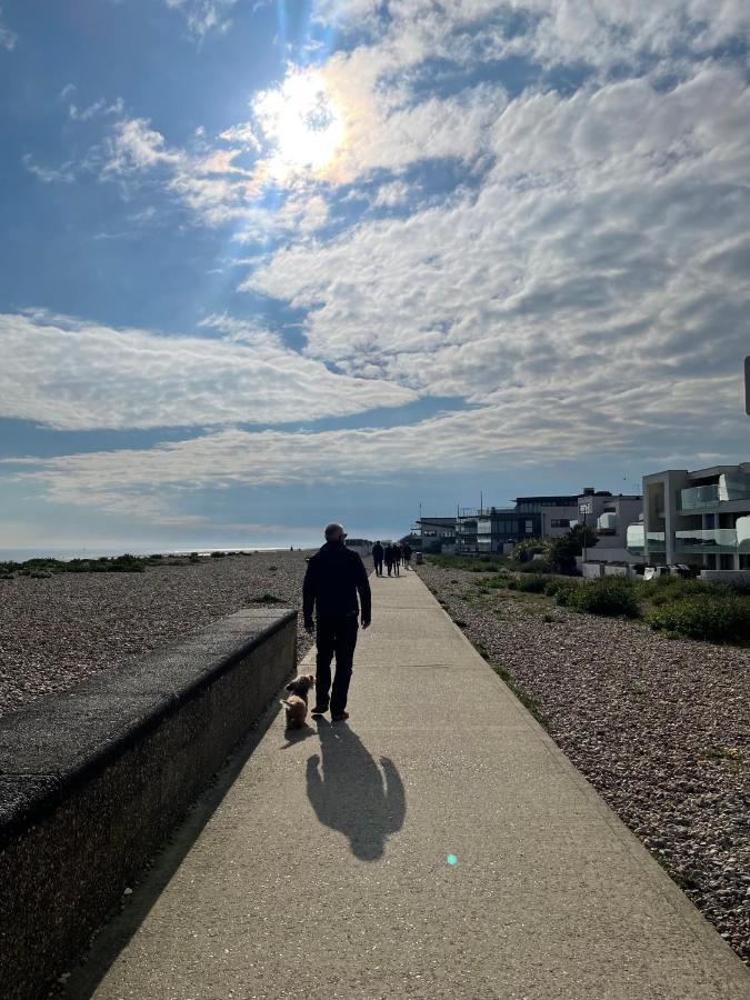 Lovely Bijou Loft Apt, One Road Back From The Sea Leilighet Worthing Eksteriør bilde