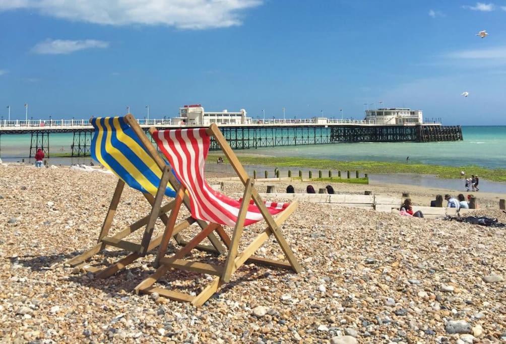 Lovely Bijou Loft Apt, One Road Back From The Sea Leilighet Worthing Eksteriør bilde